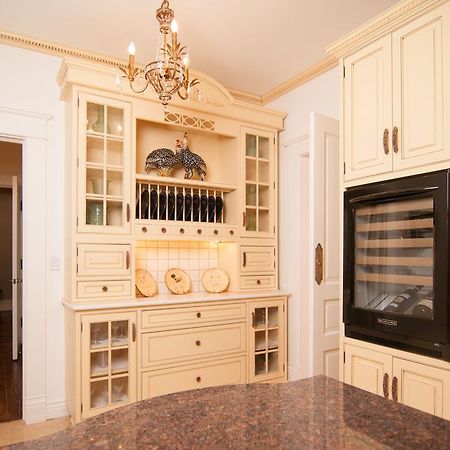Greene Gables Inn White Hall Экстерьер фото