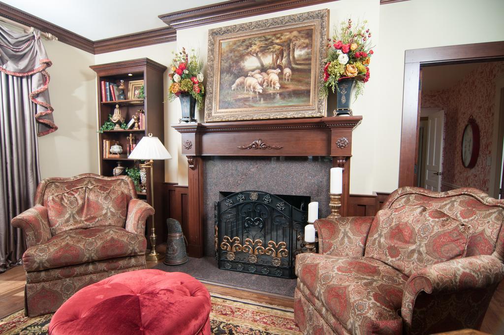 Greene Gables Inn White Hall Экстерьер фото