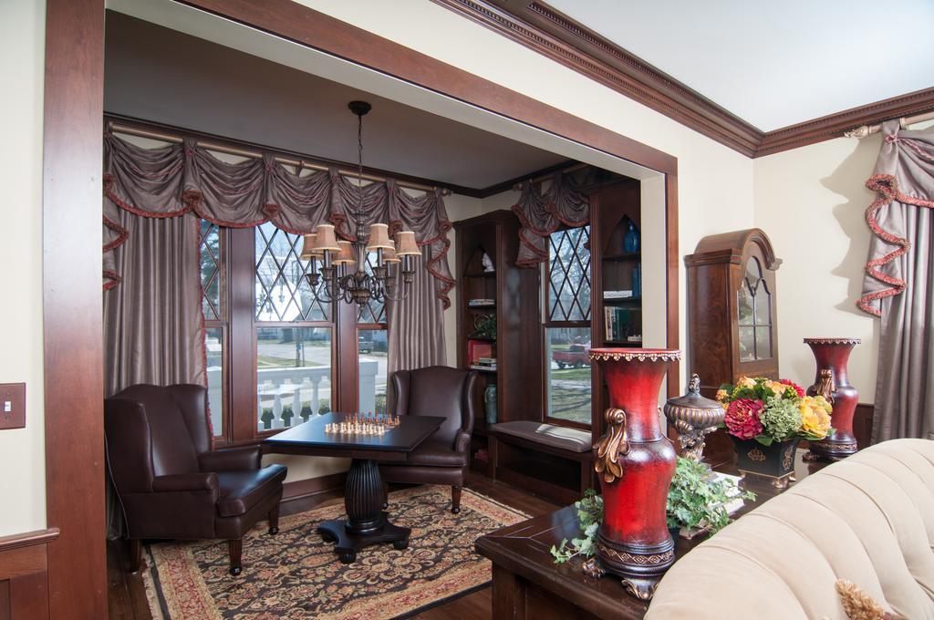 Greene Gables Inn White Hall Экстерьер фото