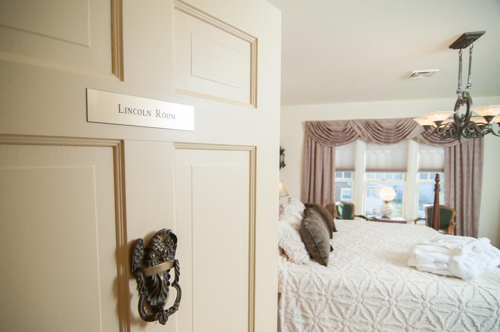 Greene Gables Inn White Hall Экстерьер фото