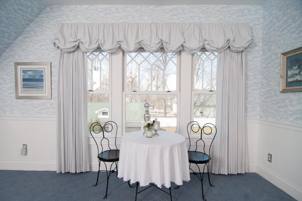 Greene Gables Inn White Hall Экстерьер фото